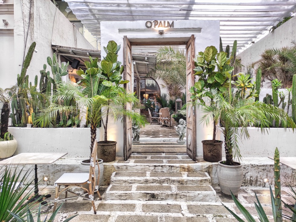 O'Palm Cafe & Bistro Entrance