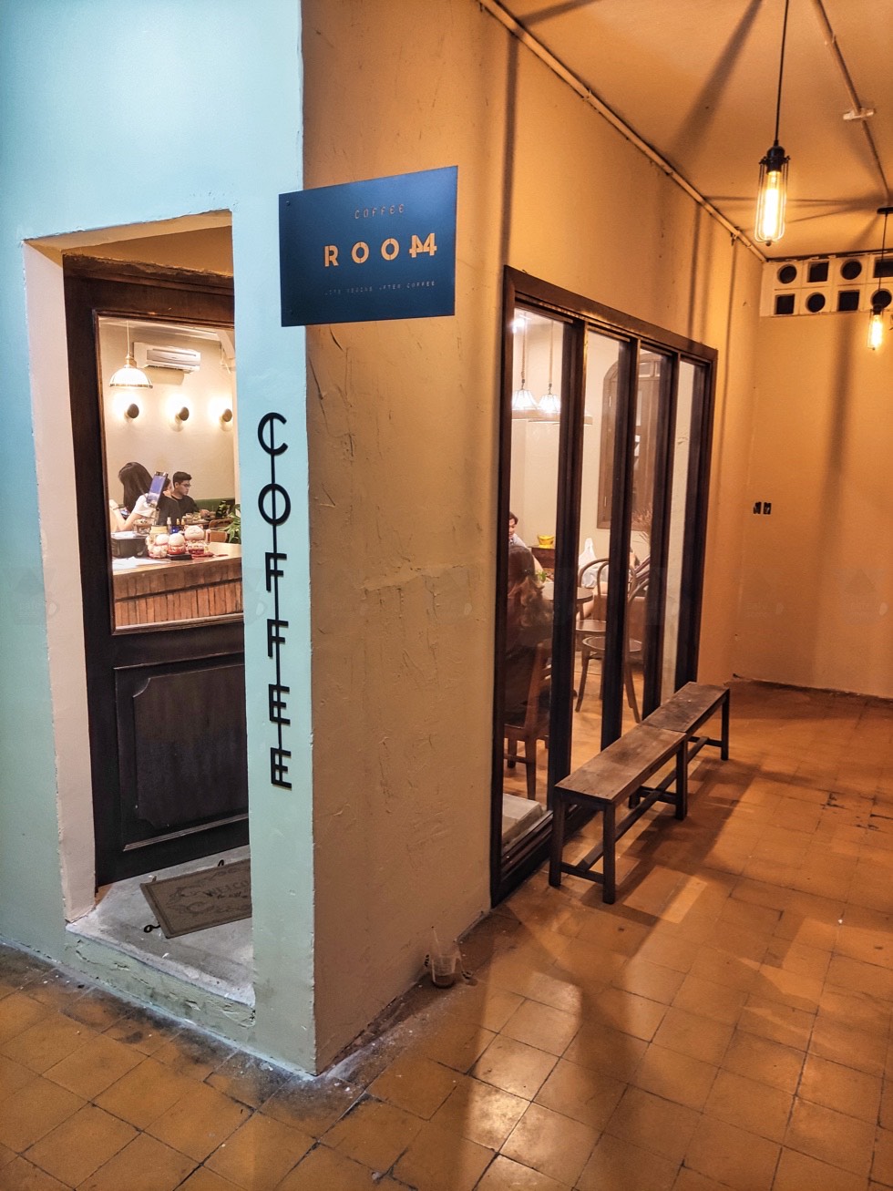 Room44 Caffe Entry